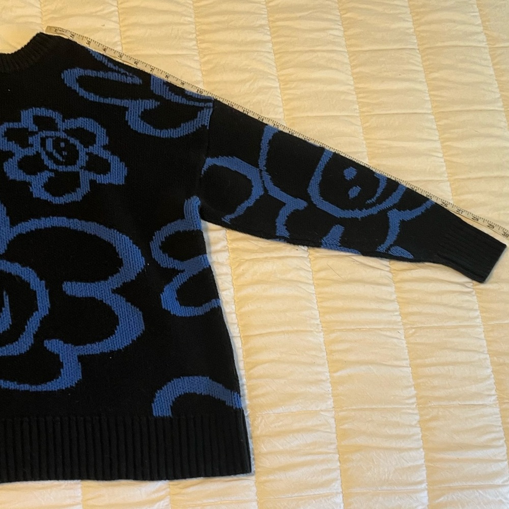 Forever 21 Black and Blue Smiley face flowers